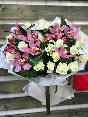 Букет цветов из: Розы и Хризантемы в Торгашино
