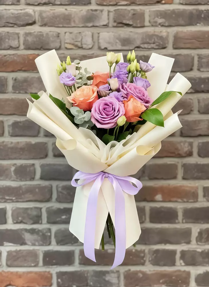 Букет цветов из: Лизиантусы и Розы в Торгашино