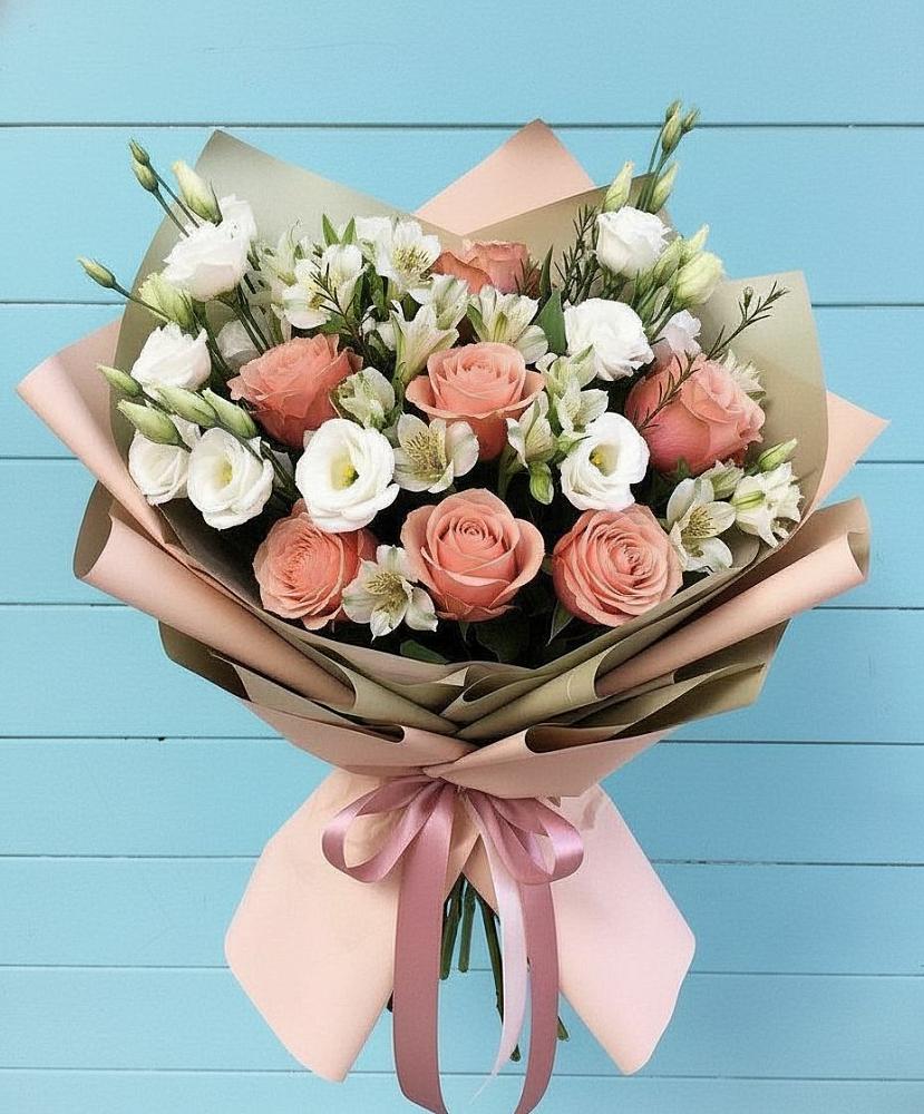 Букет цветов из: Розы, Альстромерии и Лизиантусы в Торгашино