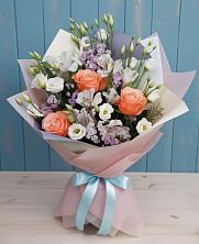 Букет цветов из:  Лизиантусы, Розы, Альстромерии и Гипсофила в Торгашино
