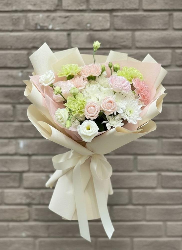 Букет цветов из: Гвоздики, Розы, Лизиантусы и Хризантемы в Торгашино