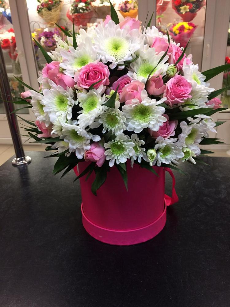 Цветочная композиция из Розы и Хризантемы в шляпной коробке в Торгашино