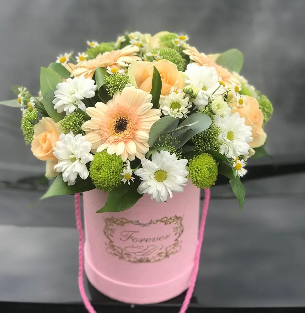 Цветочная композиция из Розы, Герберы и Хризантемы в шляпной коробке в Торгашино