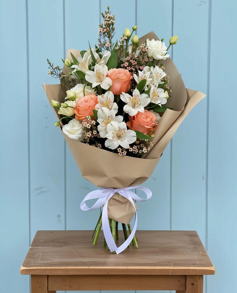 Букет цветов из: Альстромерии, Лизиантусы, Розы и Хризантемы в Торгашино