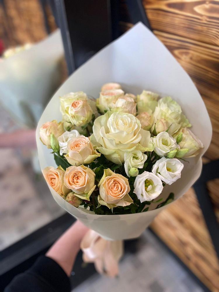 Букет цветов из: Розы и Лизиантусы в Торгашино